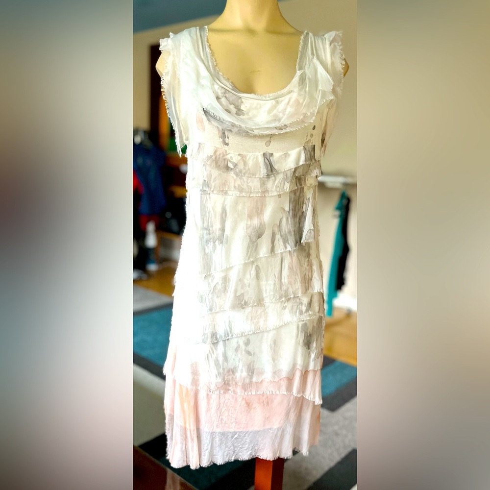 SILK BEAUTIFUL DRESS—SMALL—NEW—SUPER SOFT—MADE IN ITALY—LIGHT & PRETTY—NICE 💕